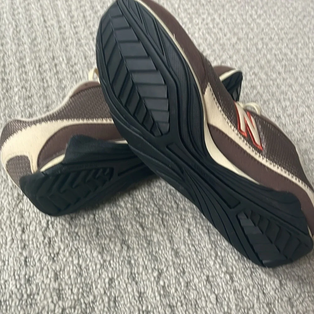 NWOT New Balance Four Five Zero Athletic Shoes- Size 8_9